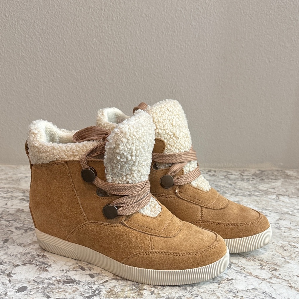 Sorel Tan Winter Boots with Cream Accents